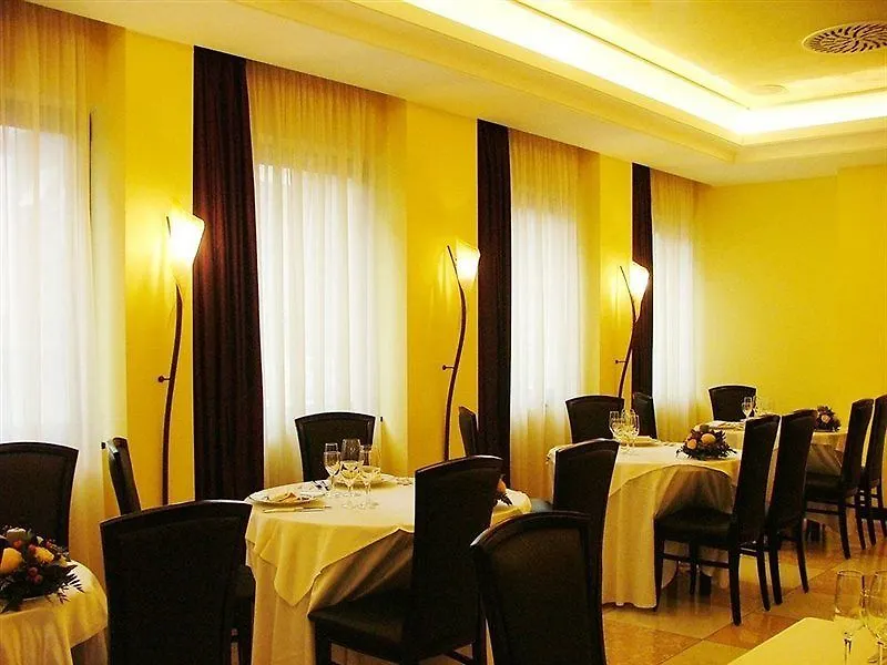 Hotel Palace Verona 4*,  Italy