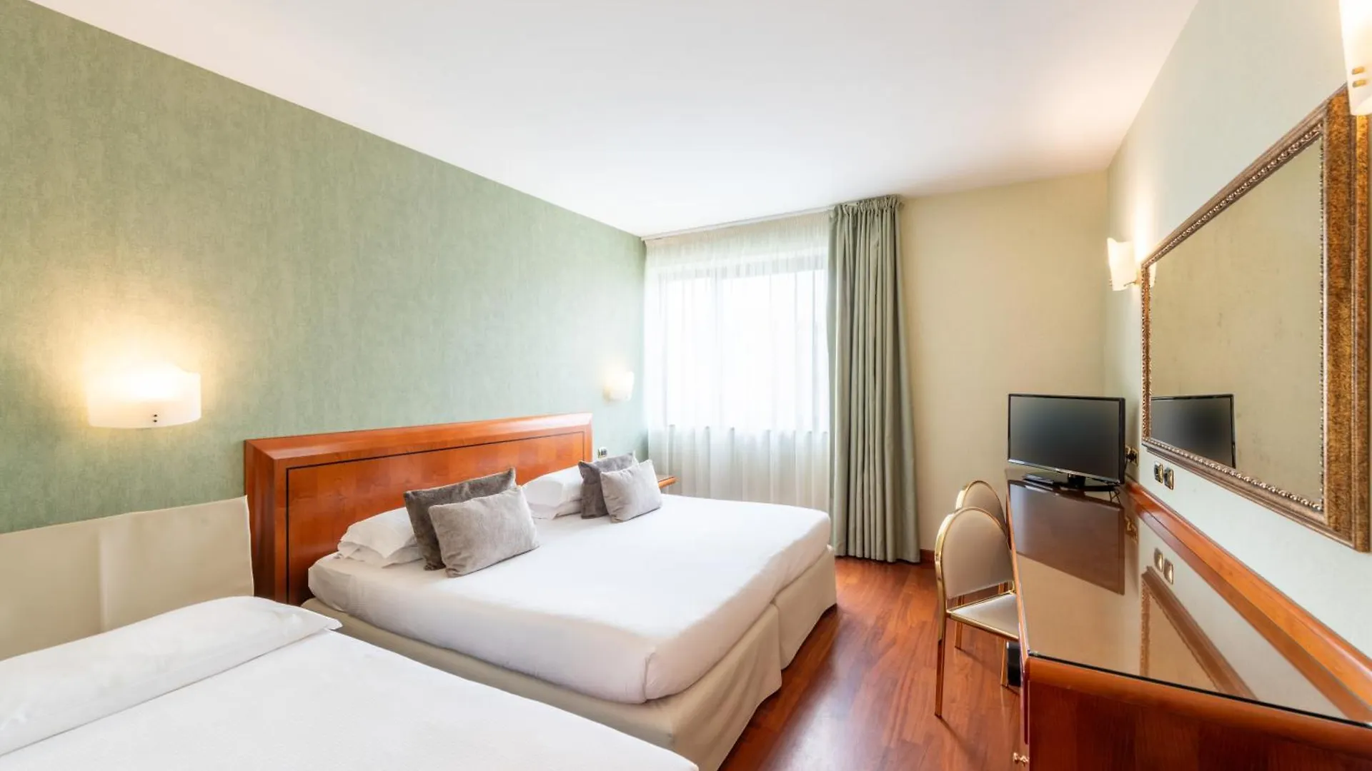 ****  Hotel Palace Верона Италия