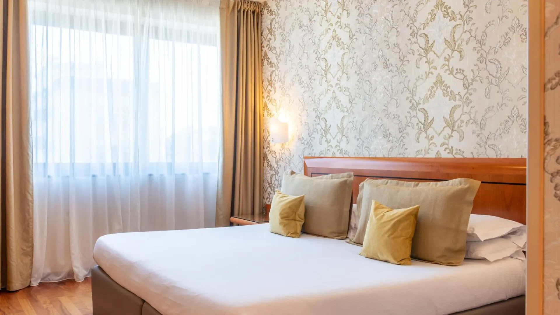 Hotel Palace Верона