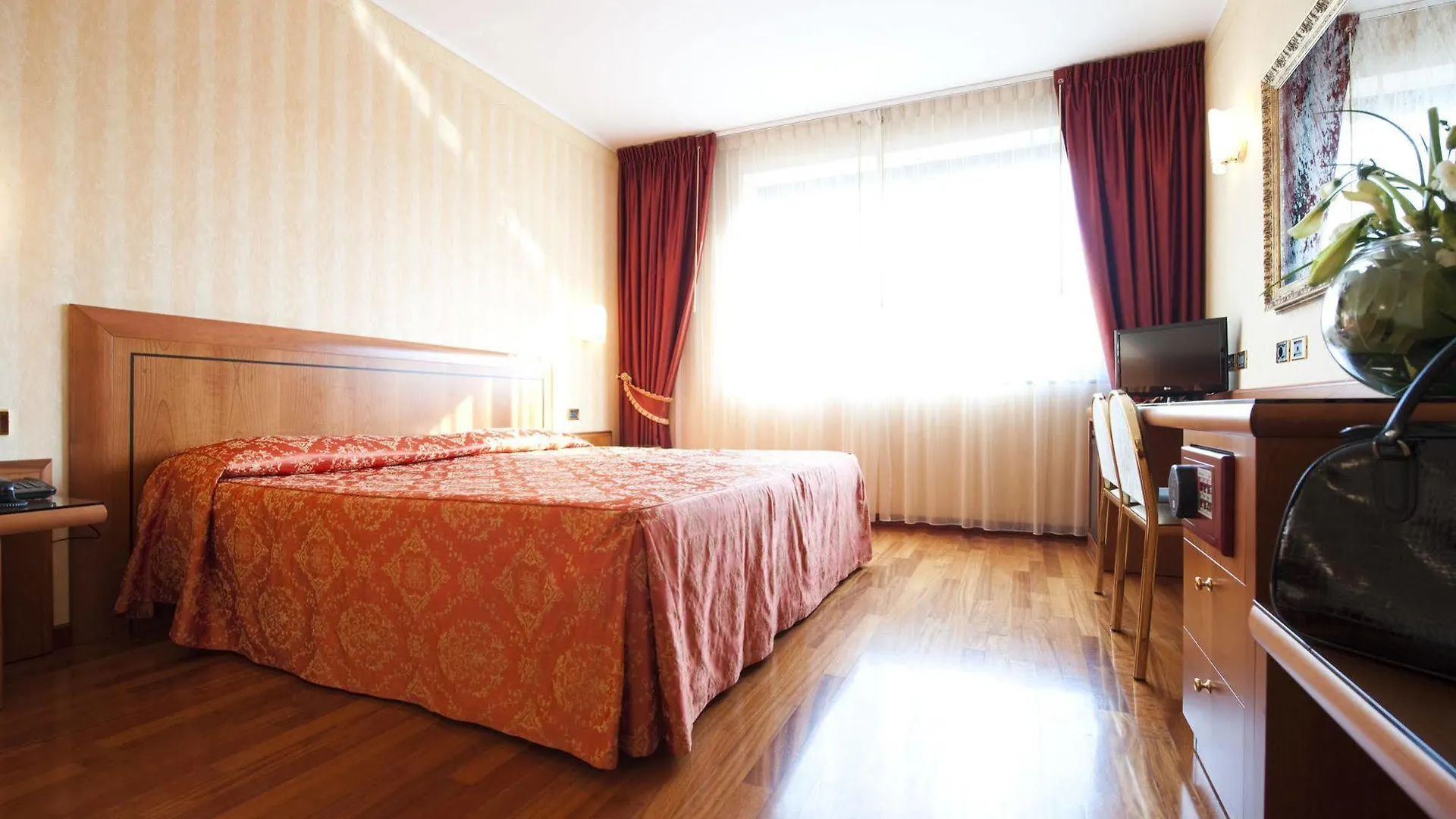 Hotel Palace ורונה 4*,